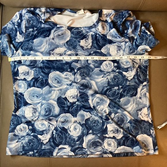 💐Como * y2k denim blue rose tee - Picture 6 of 6